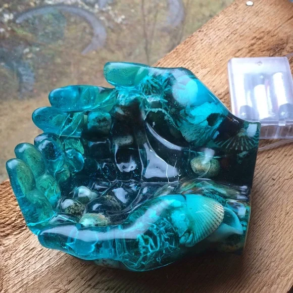 Handmade ocean floor hands light - Picture 3 of 6